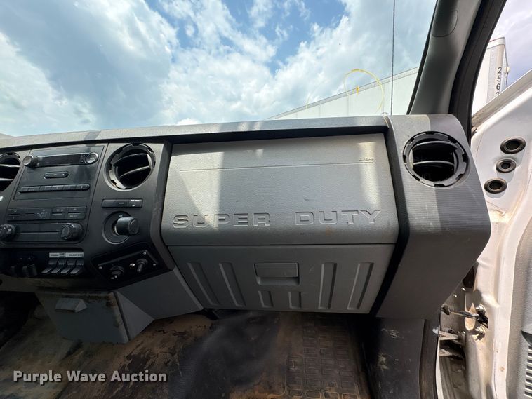 image for item YA3108 2014 Ford F450 Super Duty bucket truck