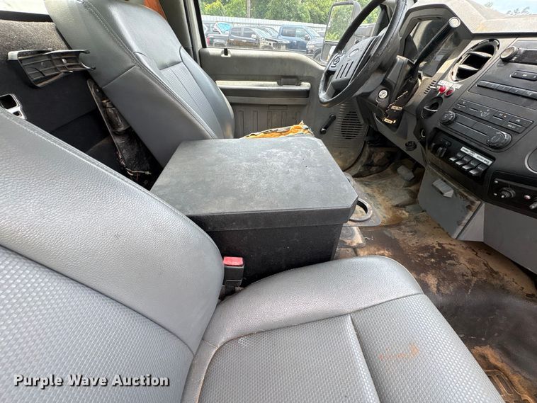 image for item YA3108 2014 Ford F450 Super Duty bucket truck