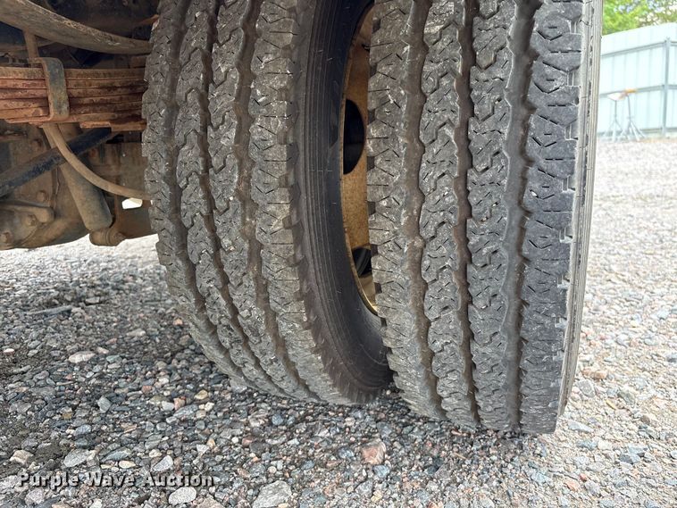 image for item YA3108 2014 Ford F450 Super Duty bucket truck