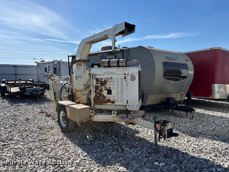 image for item YA3244 2010 Bandit 200XP wood chipper