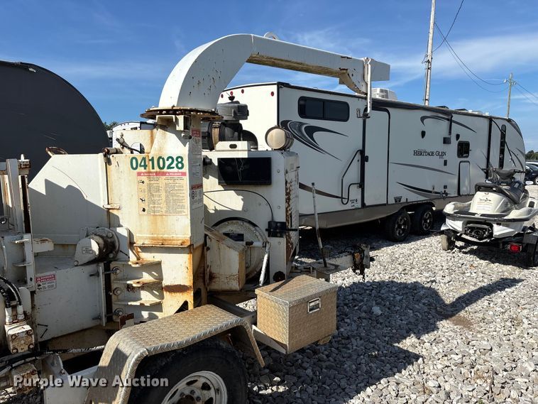 image for item YA3244 2010 Bandit 200XP wood chipper