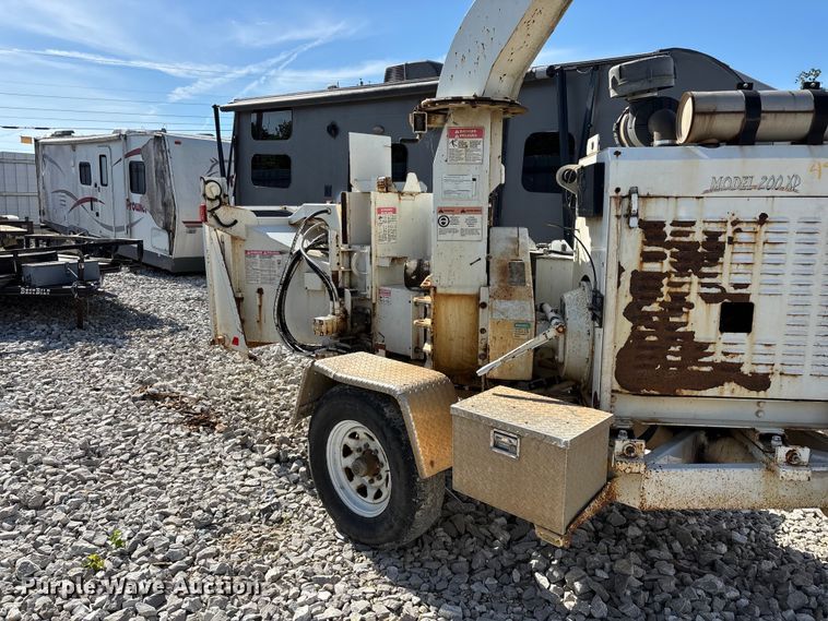 image for item YA3244 2010 Bandit 200XP wood chipper