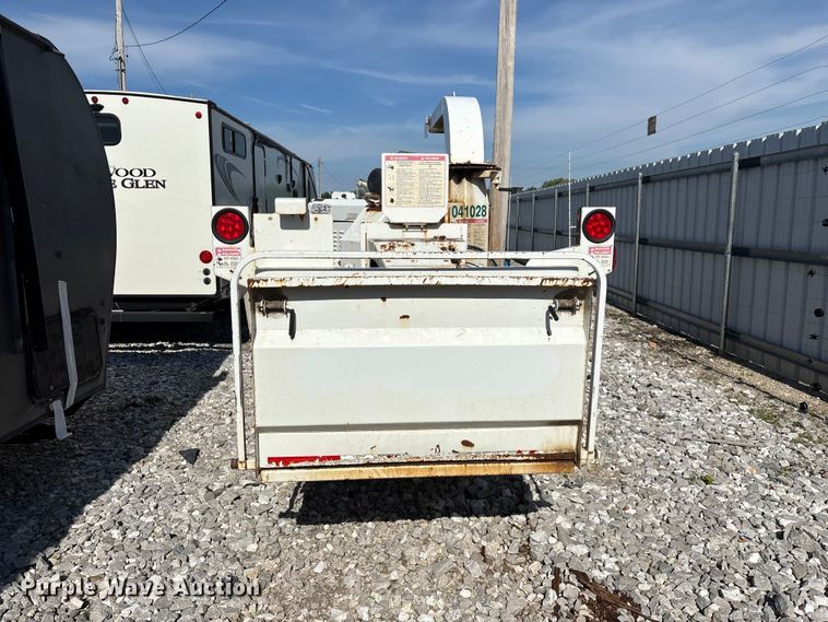 image for item YA3244 2010 Bandit 200XP wood chipper