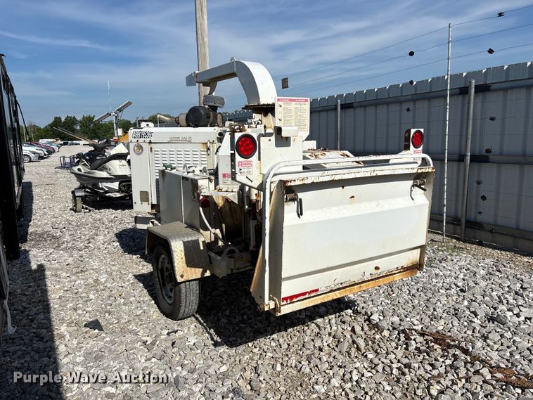 image for item YA3244 2010 Bandit 200XP wood chipper