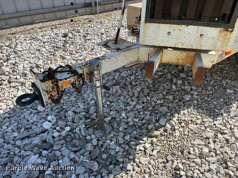 image for item YA3244 2010 Bandit 200XP wood chipper