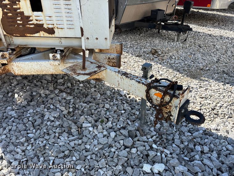 image for item YA3244 2010 Bandit 200XP wood chipper