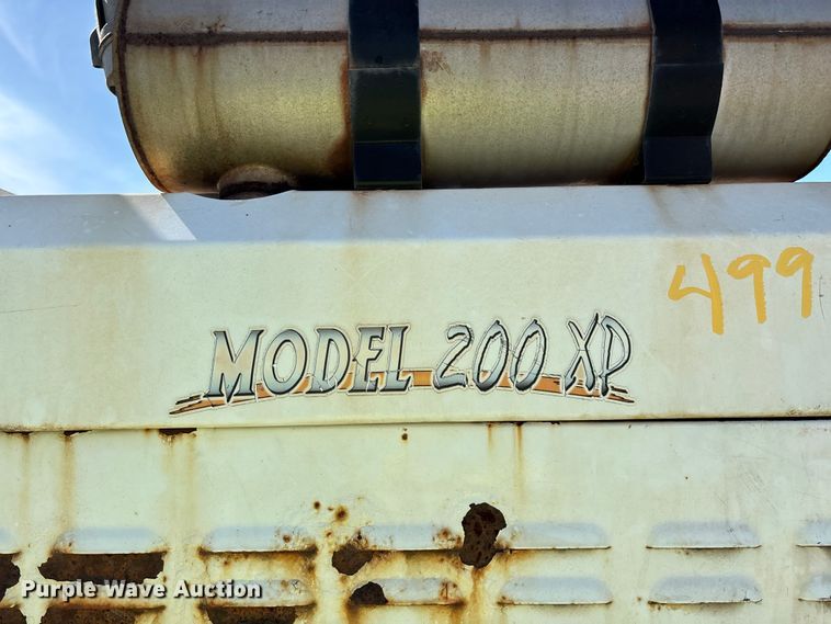 image for item YA3244 2010 Bandit 200XP wood chipper
