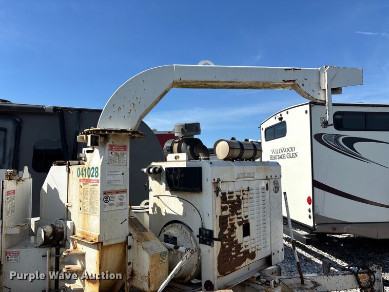 image for item YA3244 2010 Bandit 200XP wood chipper