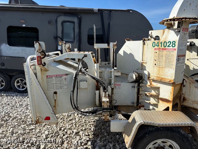 image for item YA3244 2010 Bandit 200XP wood chipper