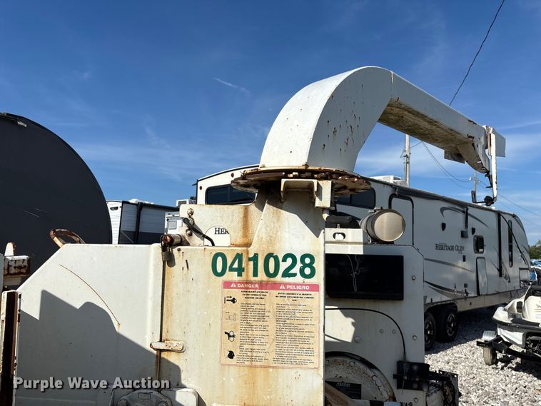 image for item YA3244 2010 Bandit 200XP wood chipper