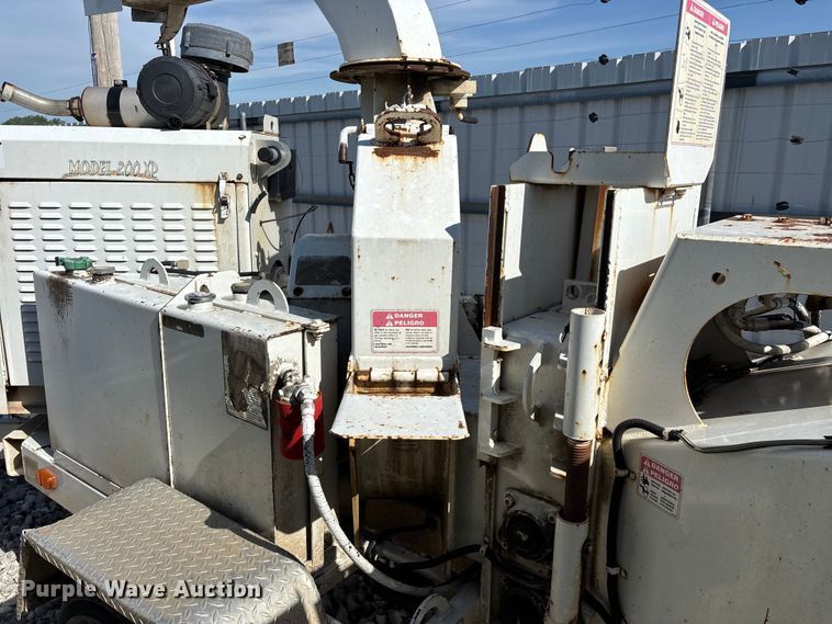 image for item YA3244 2010 Bandit 200XP wood chipper