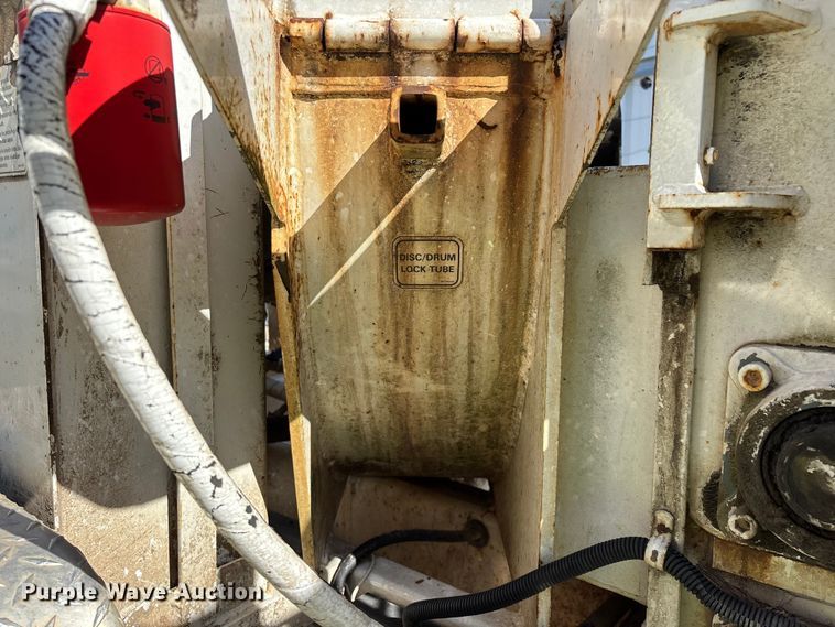 image for item YA3244 2010 Bandit 200XP wood chipper