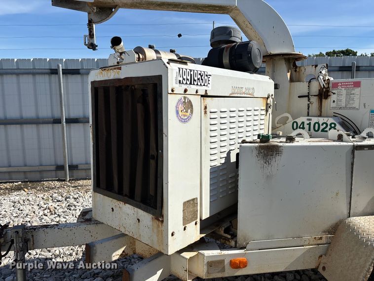 image for item YA3244 2010 Bandit 200XP wood chipper