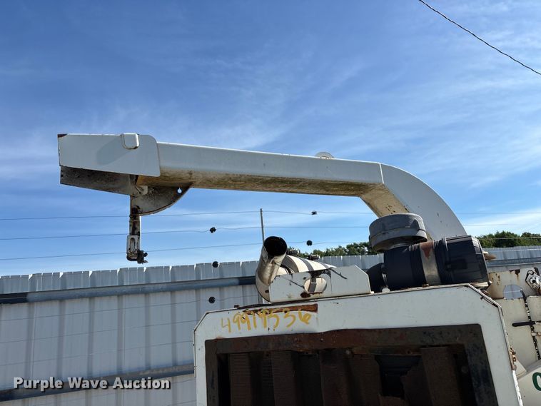 image for item YA3244 2010 Bandit 200XP wood chipper