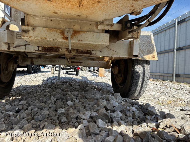 image for item YA3244 2010 Bandit 200XP wood chipper