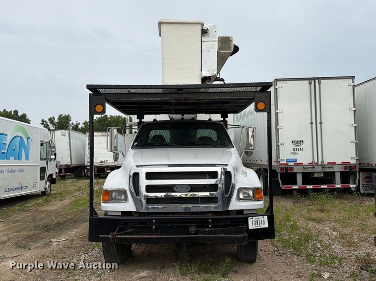 image for item YA3246 2015 Ford F750 Super Duty forestry bucket truck