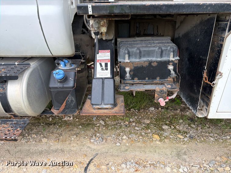 image for item YA3246 2015 Ford F750 Super Duty forestry bucket truck