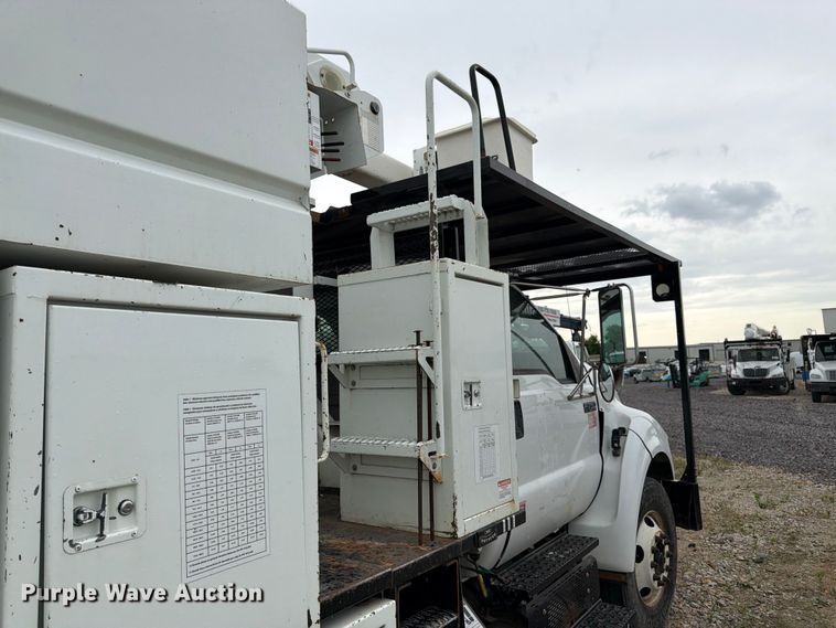 image for item YA3246 2015 Ford F750 Super Duty forestry bucket truck