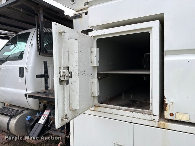 image for item YA3246 2015 Ford F750 Super Duty forestry bucket truck