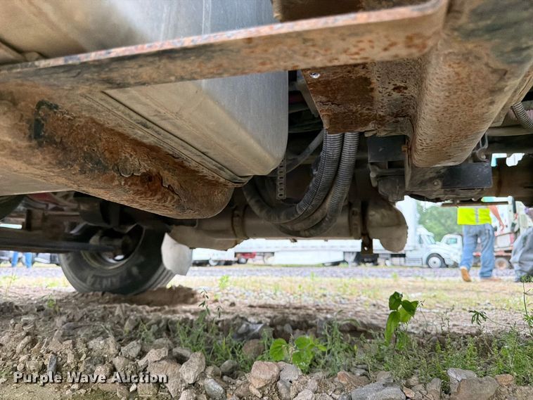 image for item YA3246 2015 Ford F750 Super Duty forestry bucket truck