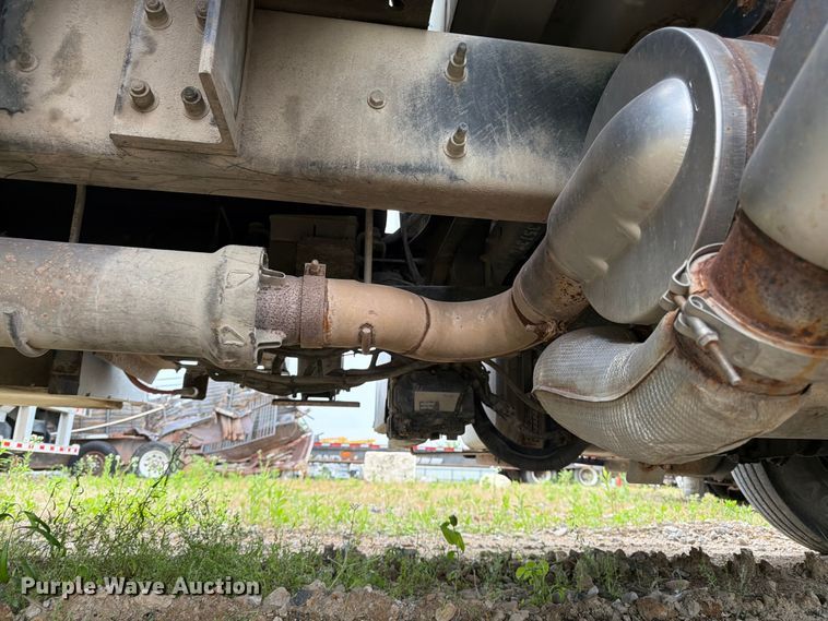image for item YA3246 2015 Ford F750 Super Duty forestry bucket truck