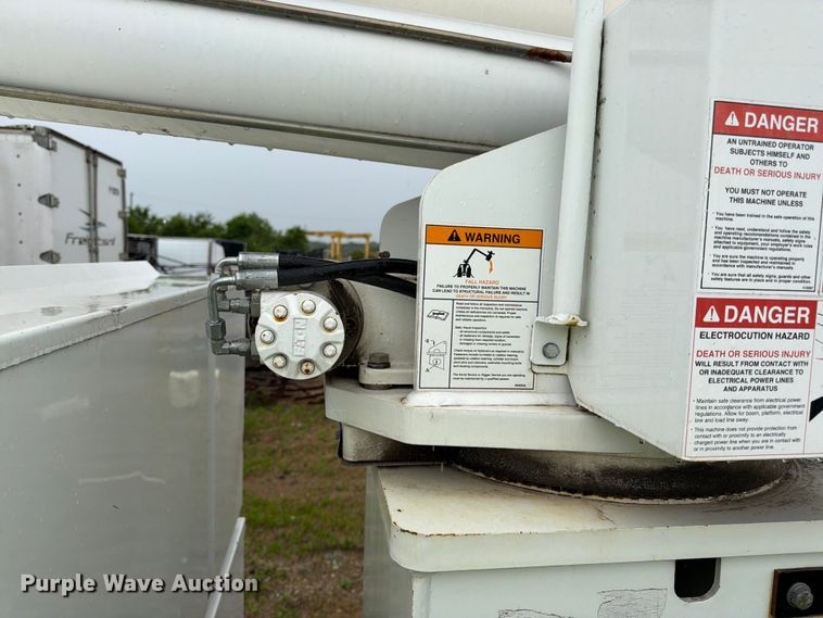 image for item YA3246 2015 Ford F750 Super Duty forestry bucket truck
