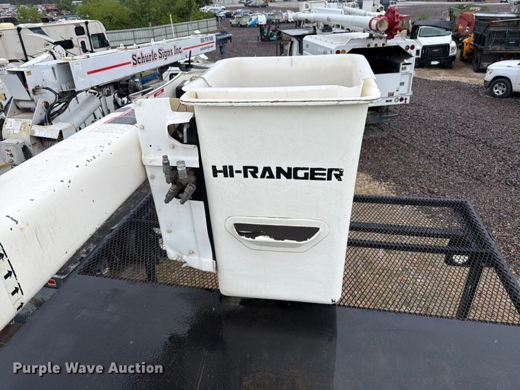image for item YA3246 2015 Ford F750 Super Duty forestry bucket truck