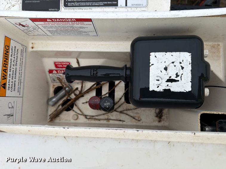 image for item YA3246 2015 Ford F750 Super Duty forestry bucket truck