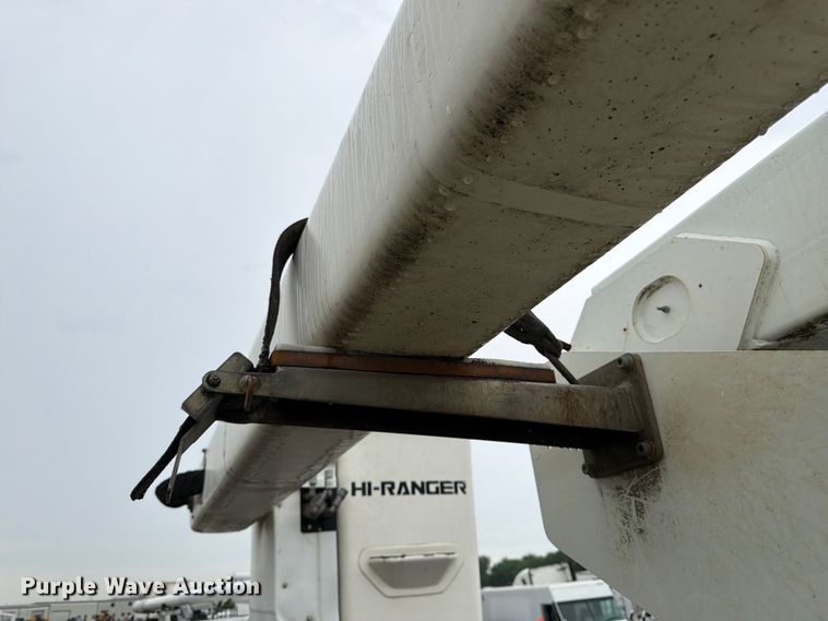 image for item YA3246 2015 Ford F750 Super Duty forestry bucket truck