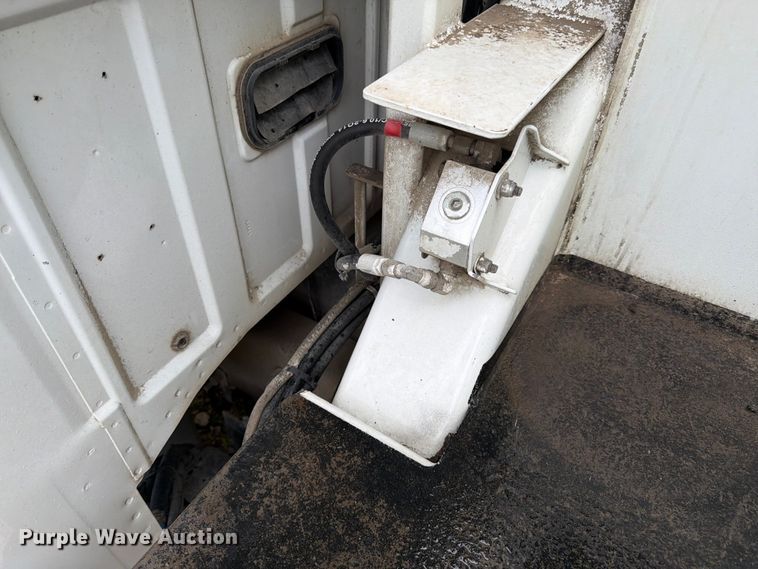 image for item YA3246 2015 Ford F750 Super Duty forestry bucket truck
