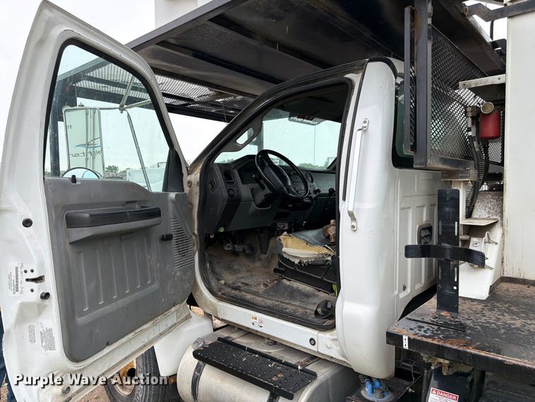 image for item YA3246 2015 Ford F750 Super Duty forestry bucket truck