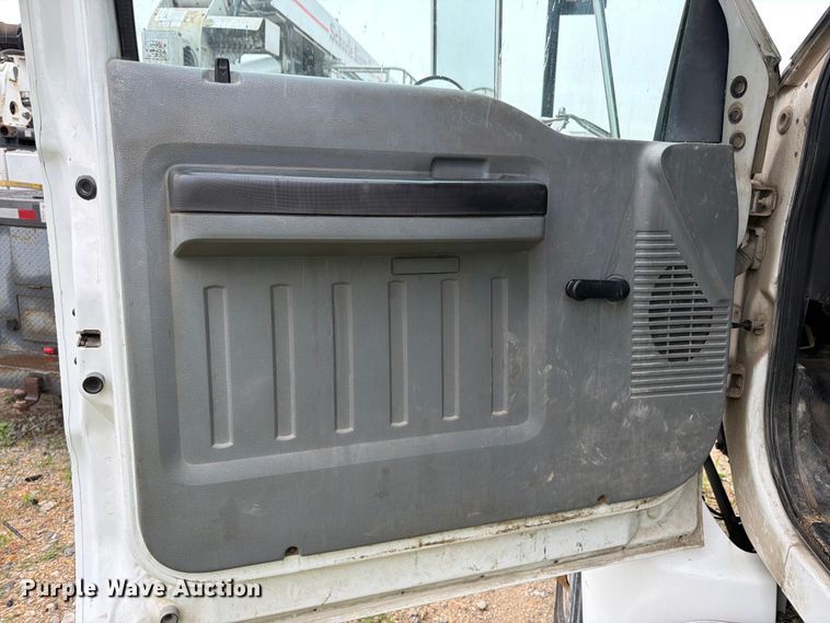 image for item YA3246 2015 Ford F750 Super Duty forestry bucket truck