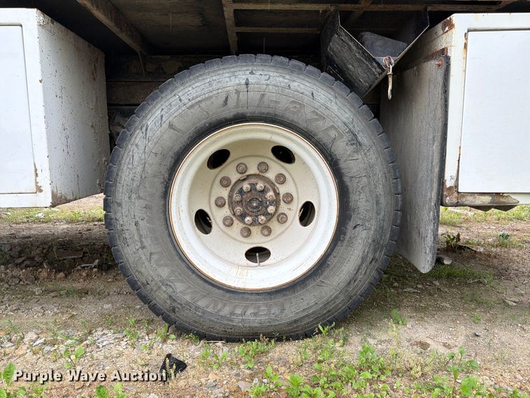 image for item YA3246 2015 Ford F750 Super Duty forestry bucket truck