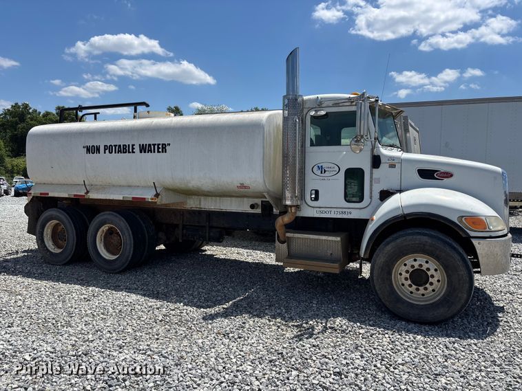 image for item YA3269 2008 Peterbilt 340 tank truck