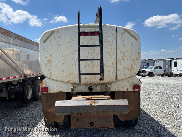 image for item YA3269 2008 Peterbilt 340 tank truck