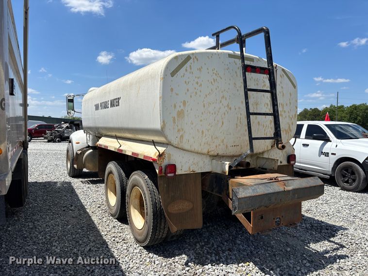 image for item YA3269 2008 Peterbilt 340 tank truck