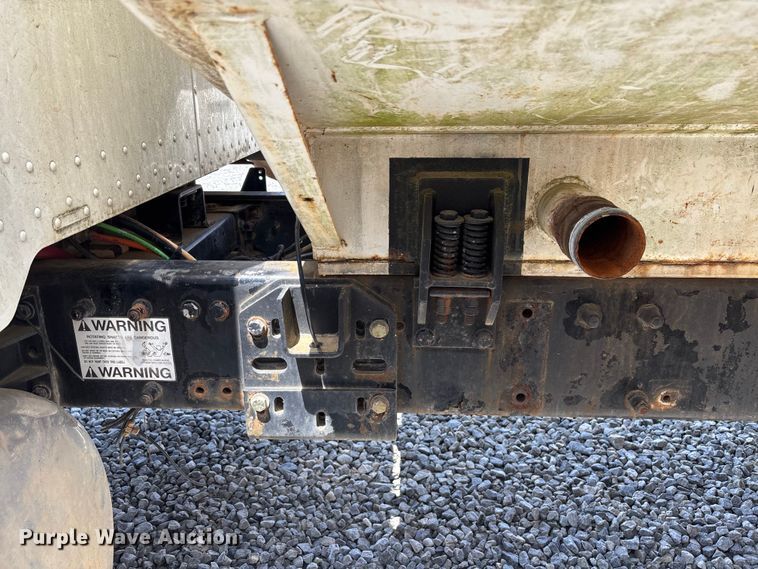 image for item YA3269 2008 Peterbilt 340 tank truck