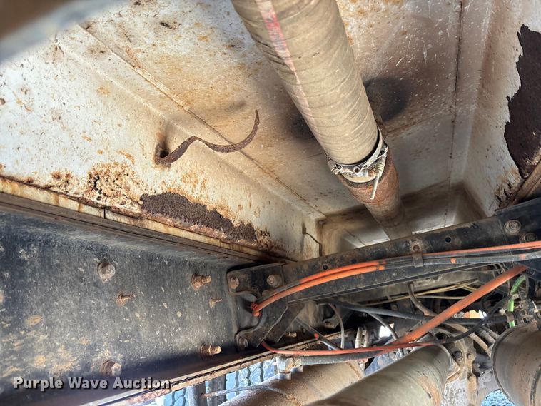 image for item YA3269 2008 Peterbilt 340 tank truck