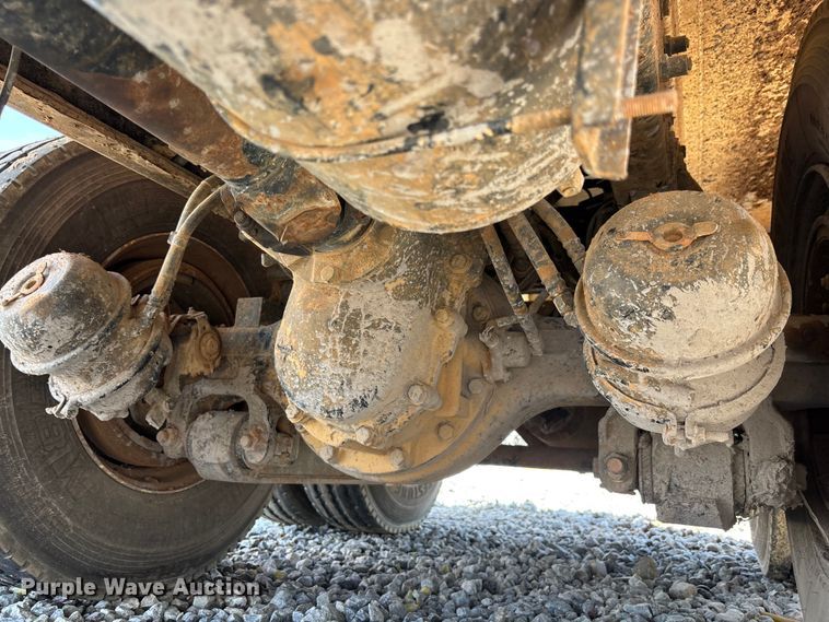 image for item YA3269 2008 Peterbilt 340 tank truck