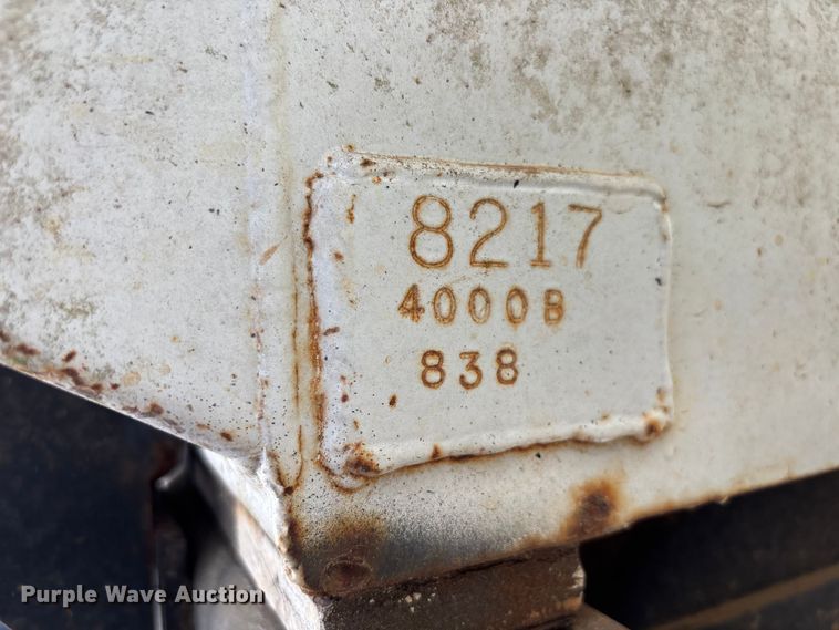image for item YA3269 2008 Peterbilt 340 tank truck