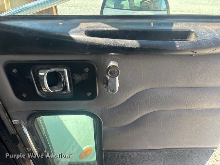 image for item YA3269 2008 Peterbilt 340 tank truck