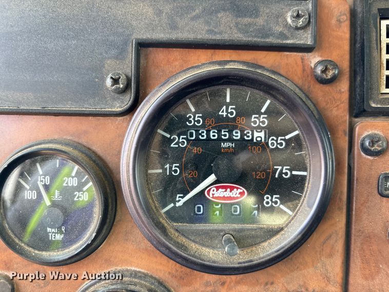 image for item YA3269 2008 Peterbilt 340 tank truck