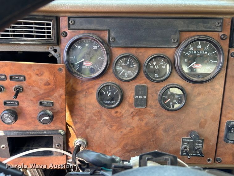 image for item YA3269 2008 Peterbilt 340 tank truck