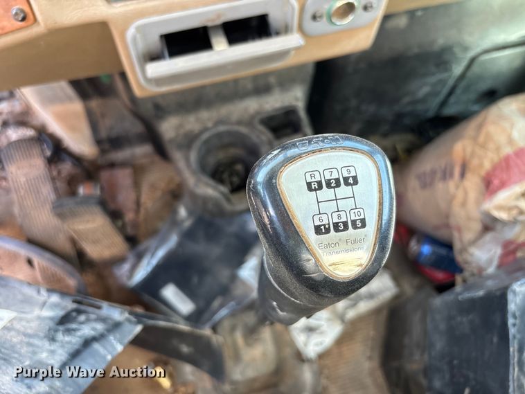 image for item YA3269 2008 Peterbilt 340 tank truck