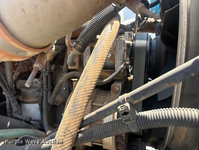 image for item YA3269 2008 Peterbilt 340 tank truck