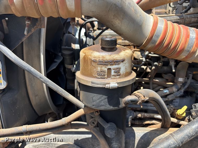 image for item YA3269 2008 Peterbilt 340 tank truck
