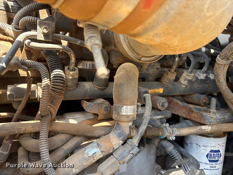 image for item YA3269 2008 Peterbilt 340 tank truck