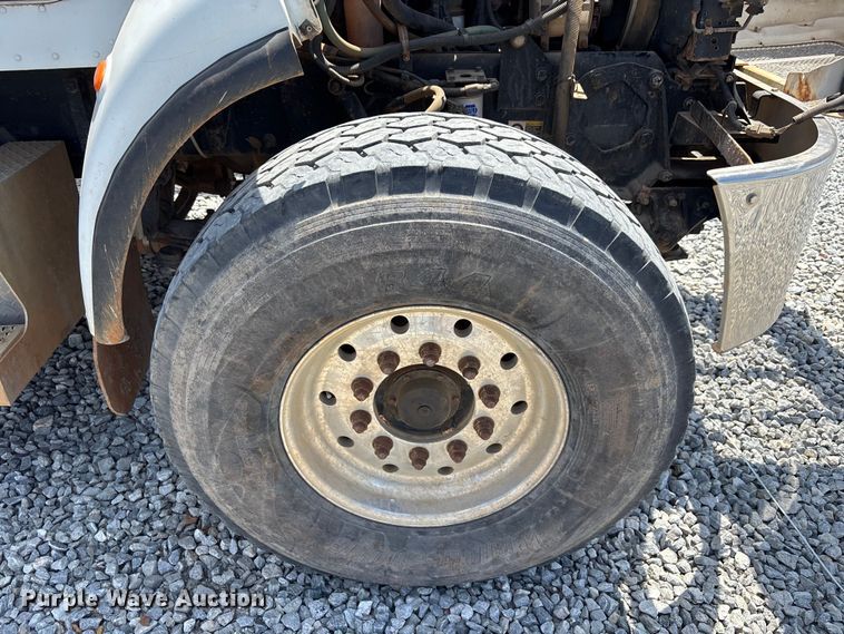 image for item YA3269 2008 Peterbilt 340 tank truck