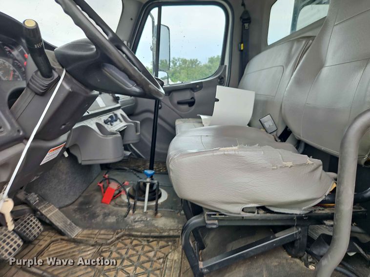 image for item YA3291 2016 Freightliner Business Class M2 forestry bucket truck
