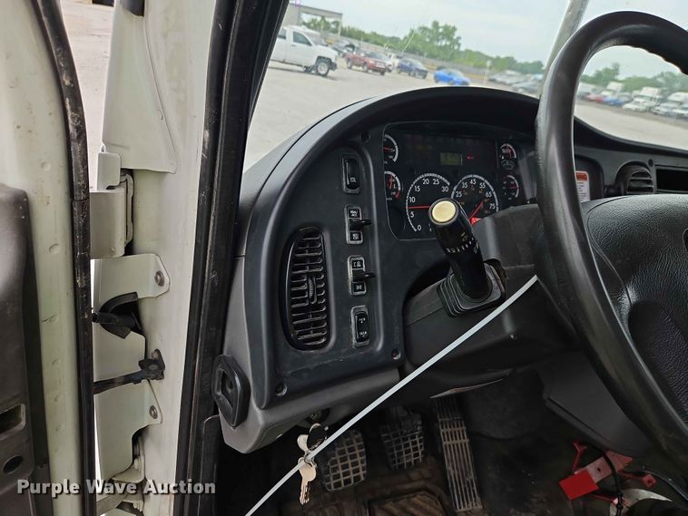 image for item YA3291 2016 Freightliner Business Class M2 forestry bucket truck